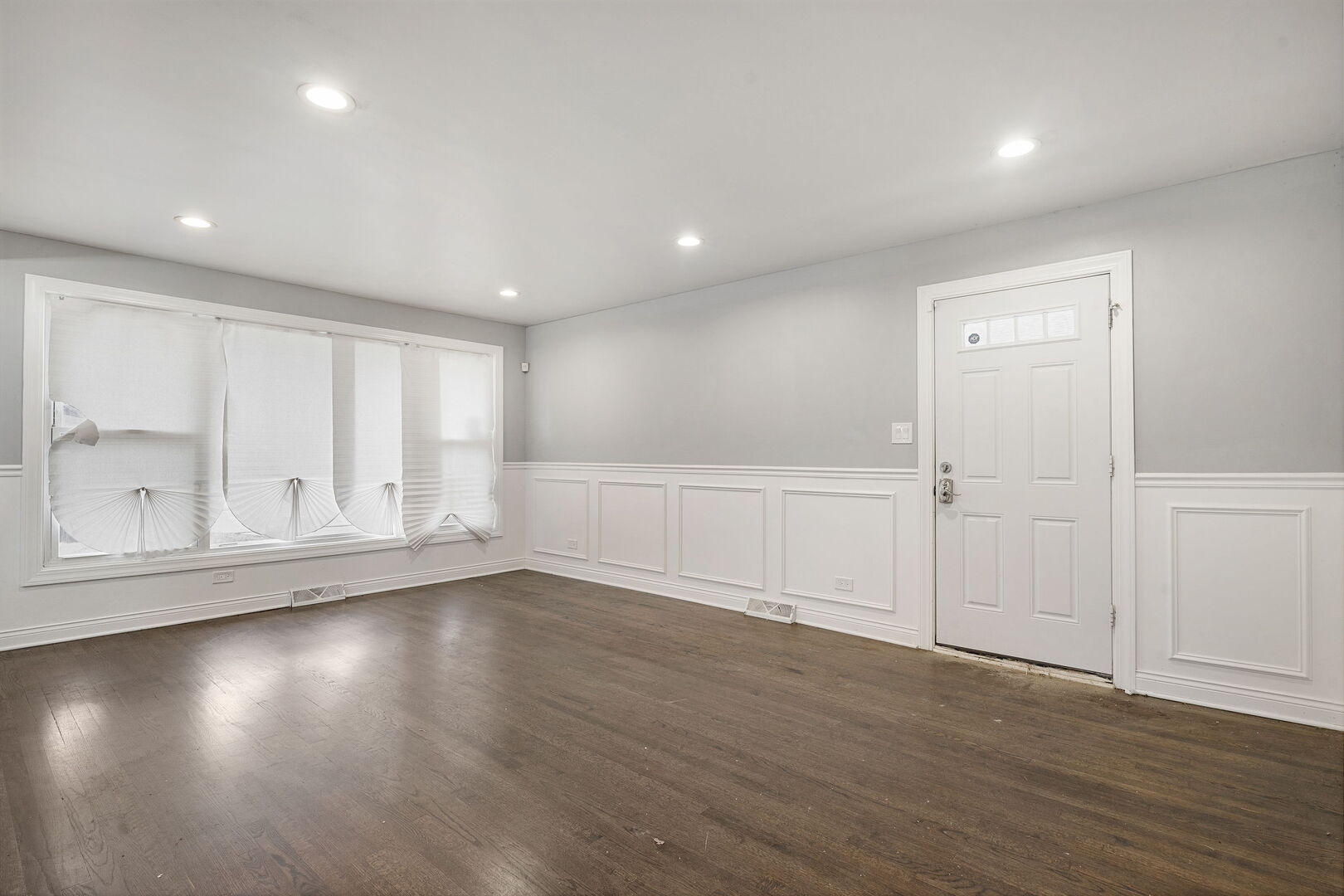 14418 Drexel Avenue Property Photo 4
