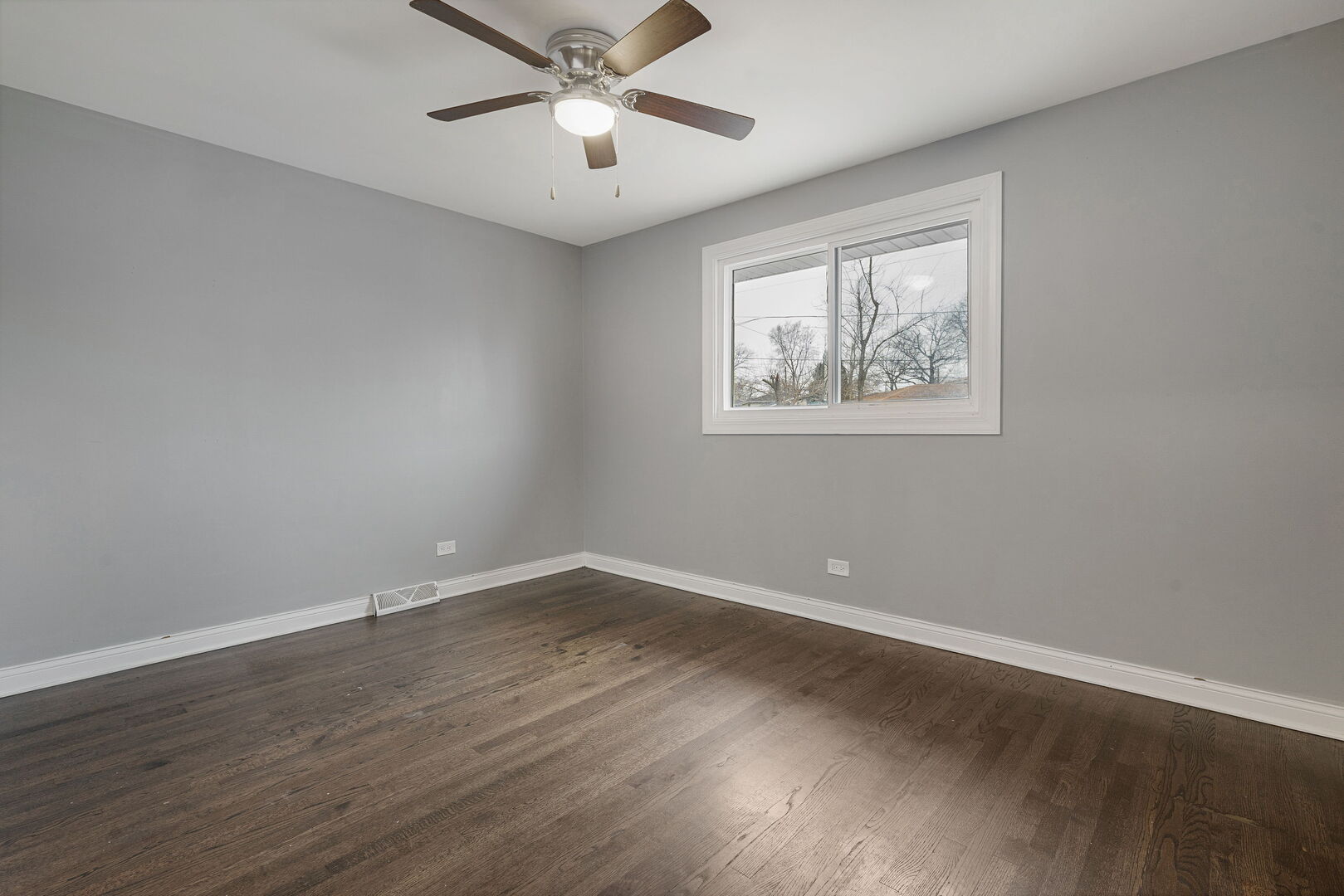 14418 Drexel Avenue Property Photo 10
