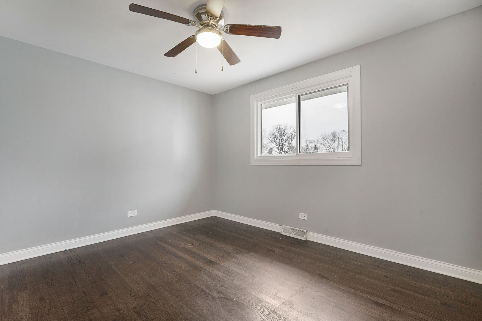 14418 Drexel Avenue Property Photo 11