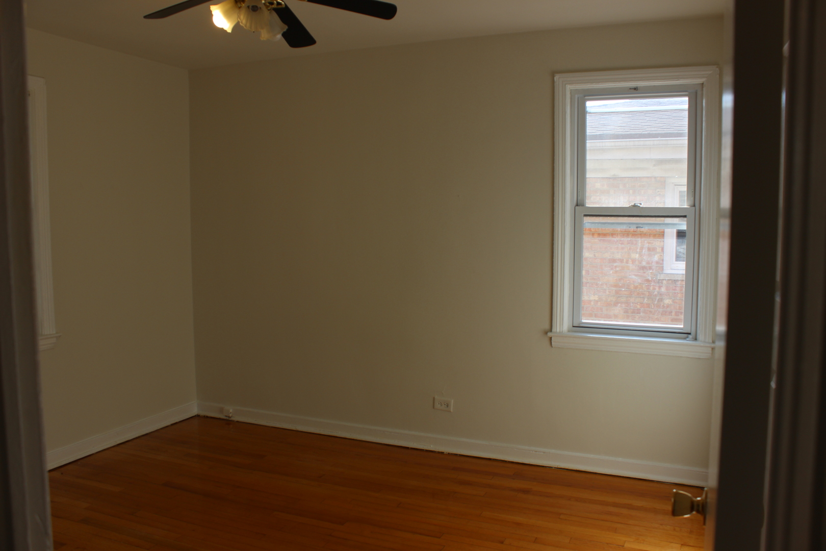 9119 La Crosse Avenue 2b Property Photo 7
