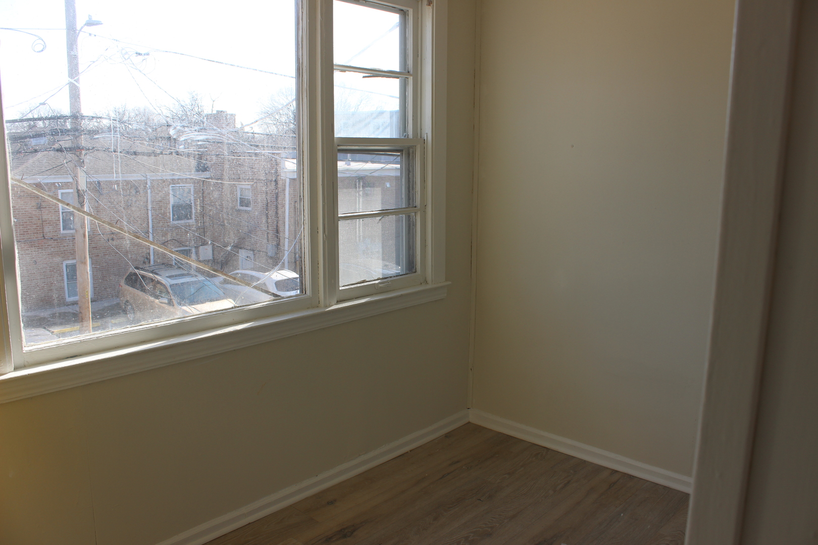 9119 La Crosse Avenue 2b Property Photo 8