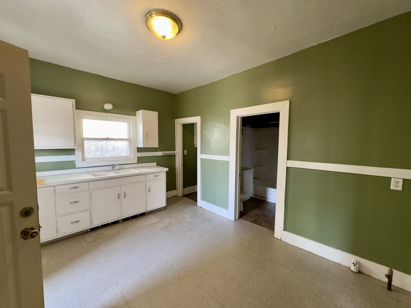 103 3rd Street Property Photo 5