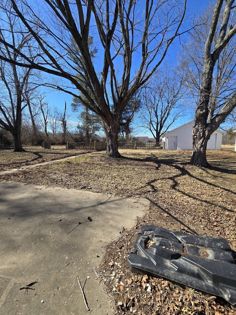 922 S Giant City Road Property Photo 4