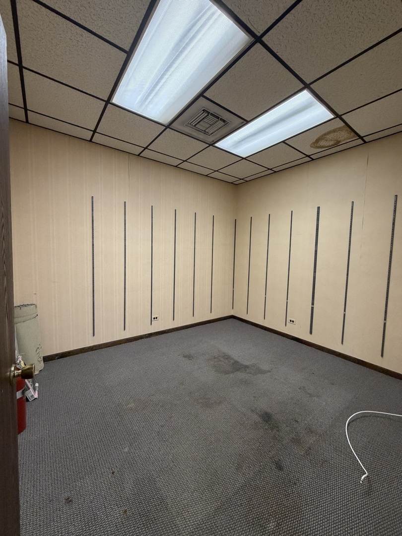 1226 Roselle Road A Property Photo 6