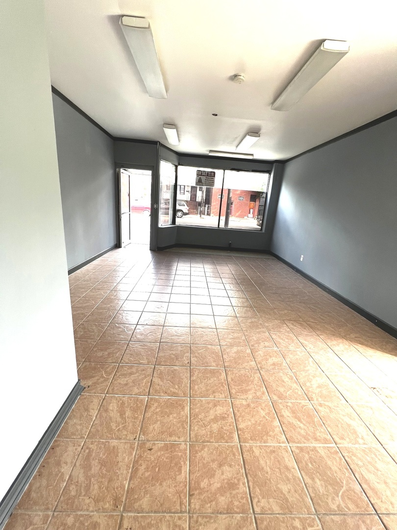 4108 S Archer Avenue 1f Property Photo 6