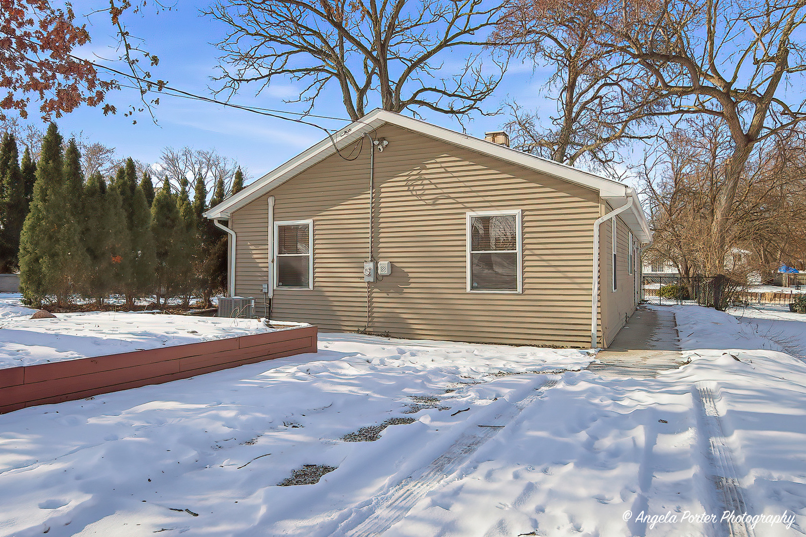 39450 N Circle Avenue Property Photo 1