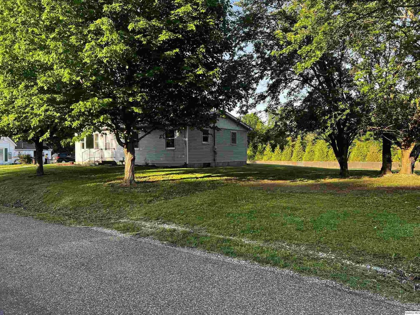 219 S First Street Property Photo 28