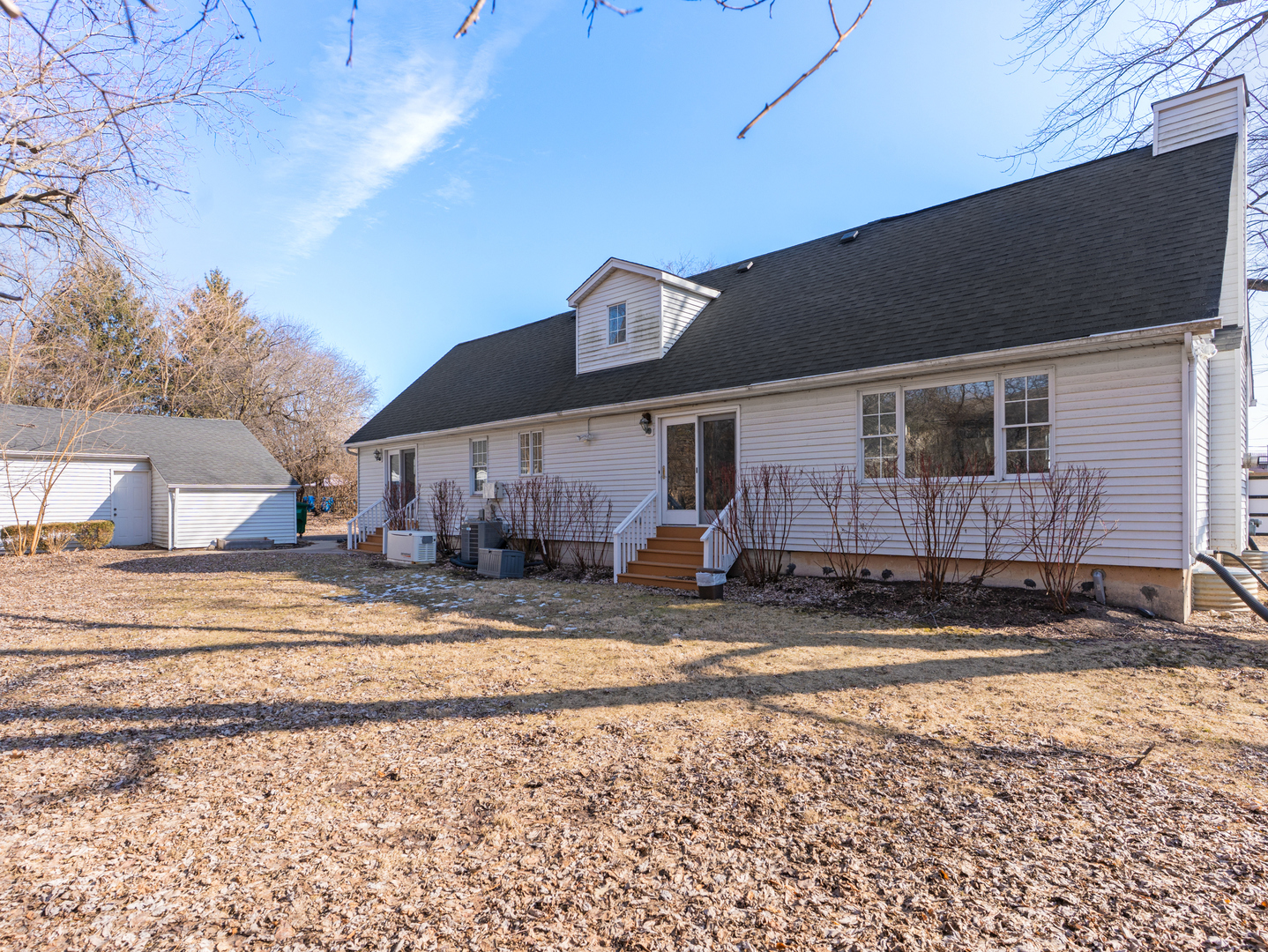 959 W Ogden Avenue Property Photo 3