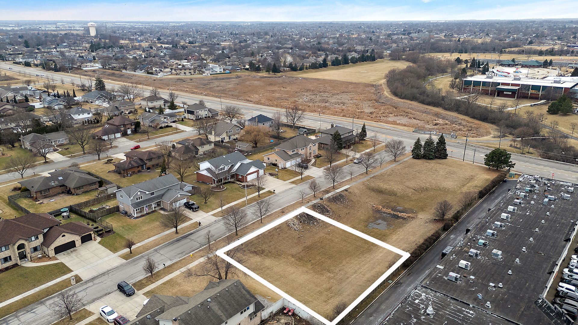 7946 172nd Place Property Photo 3