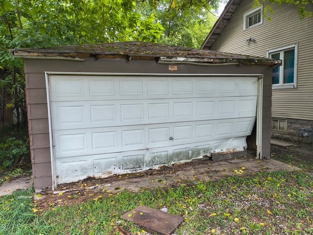 15727 Turlington Avenue Property Photo 8