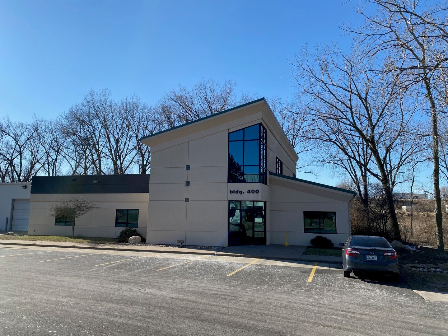 5000 Tremont Avenue 400-a Property Photo 1