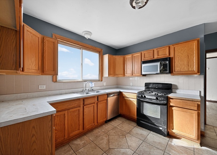 12570745 Property Photo 11