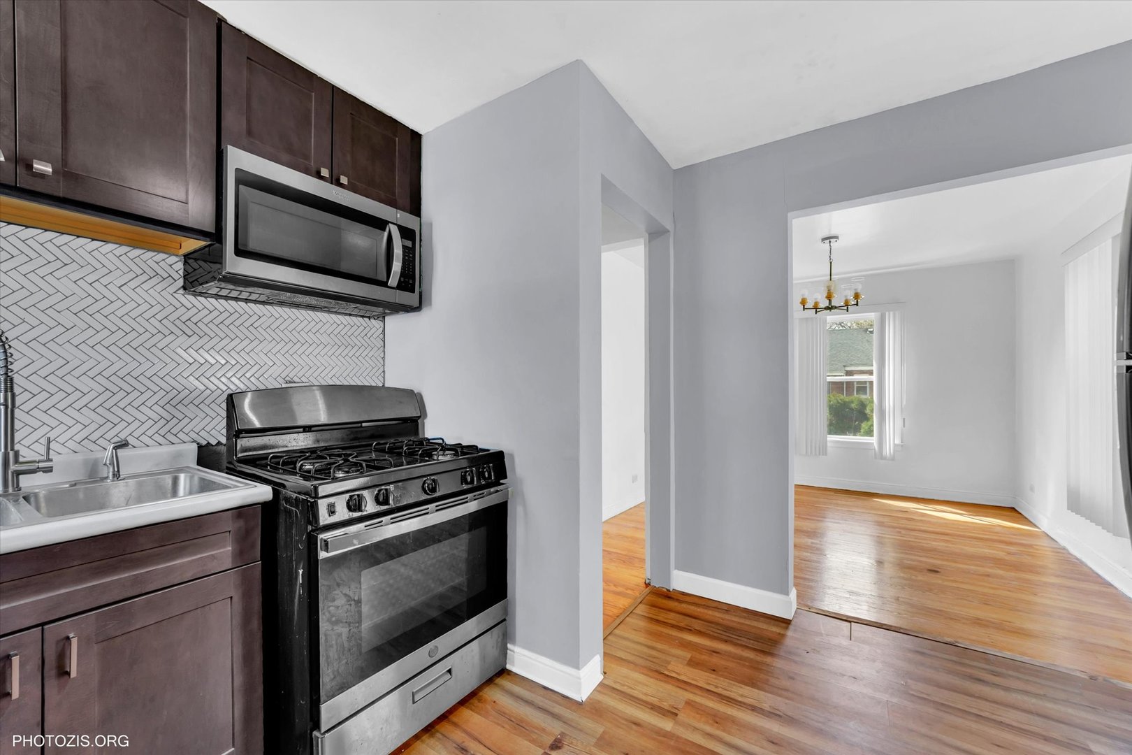 14143 Manor Avenue Property Photo 7