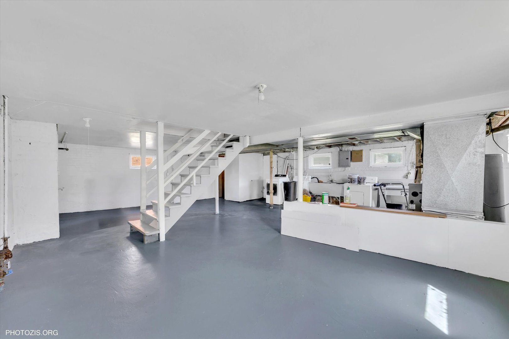 14143 Manor Avenue Property Photo 8