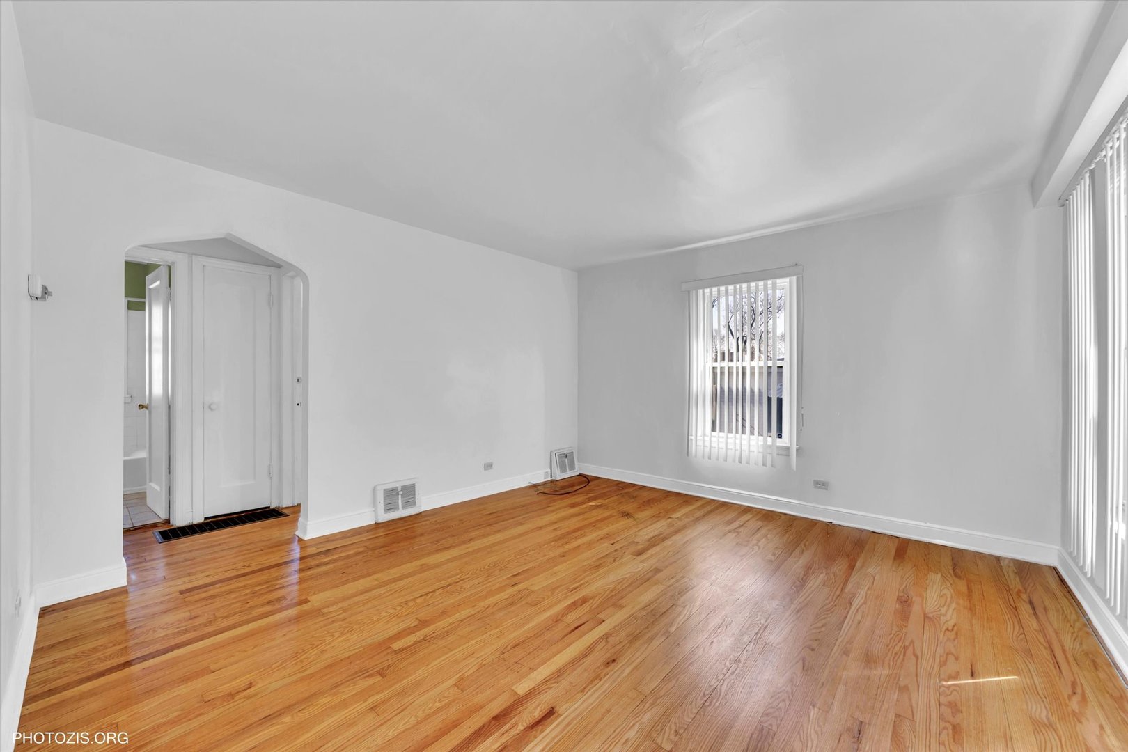 14143 Manor Avenue Property Photo 10