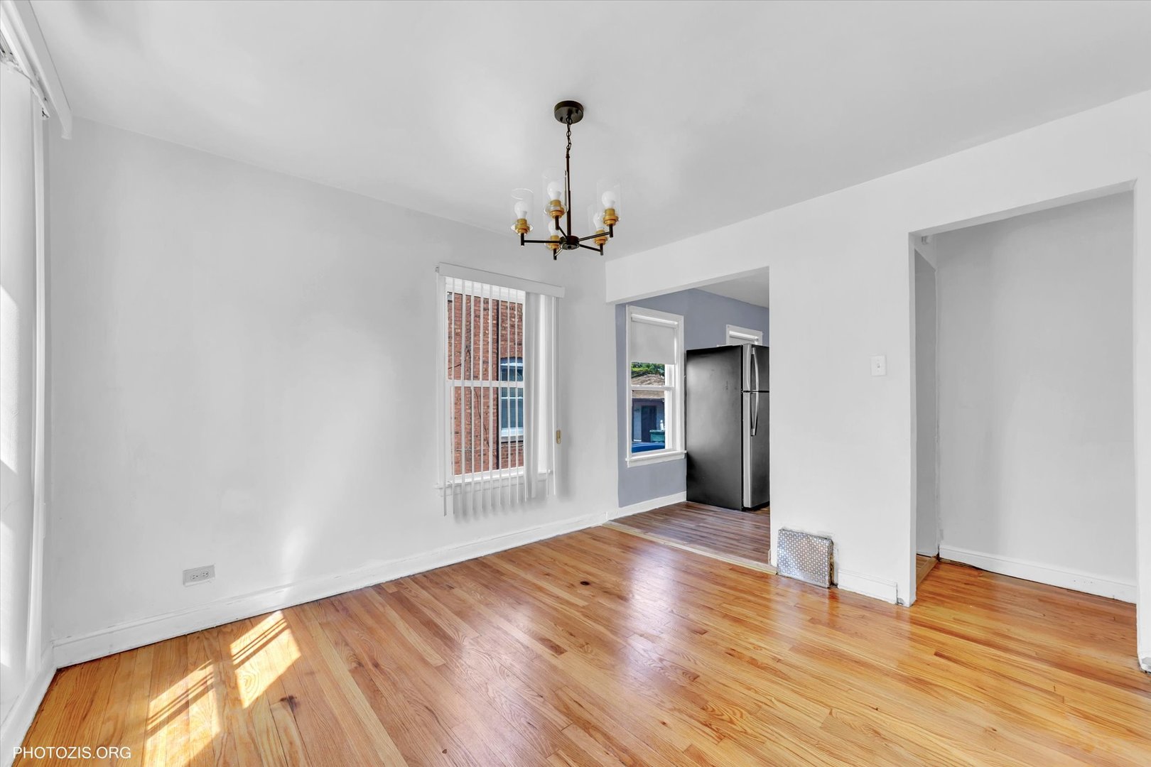 14143 Manor Avenue Property Photo 11