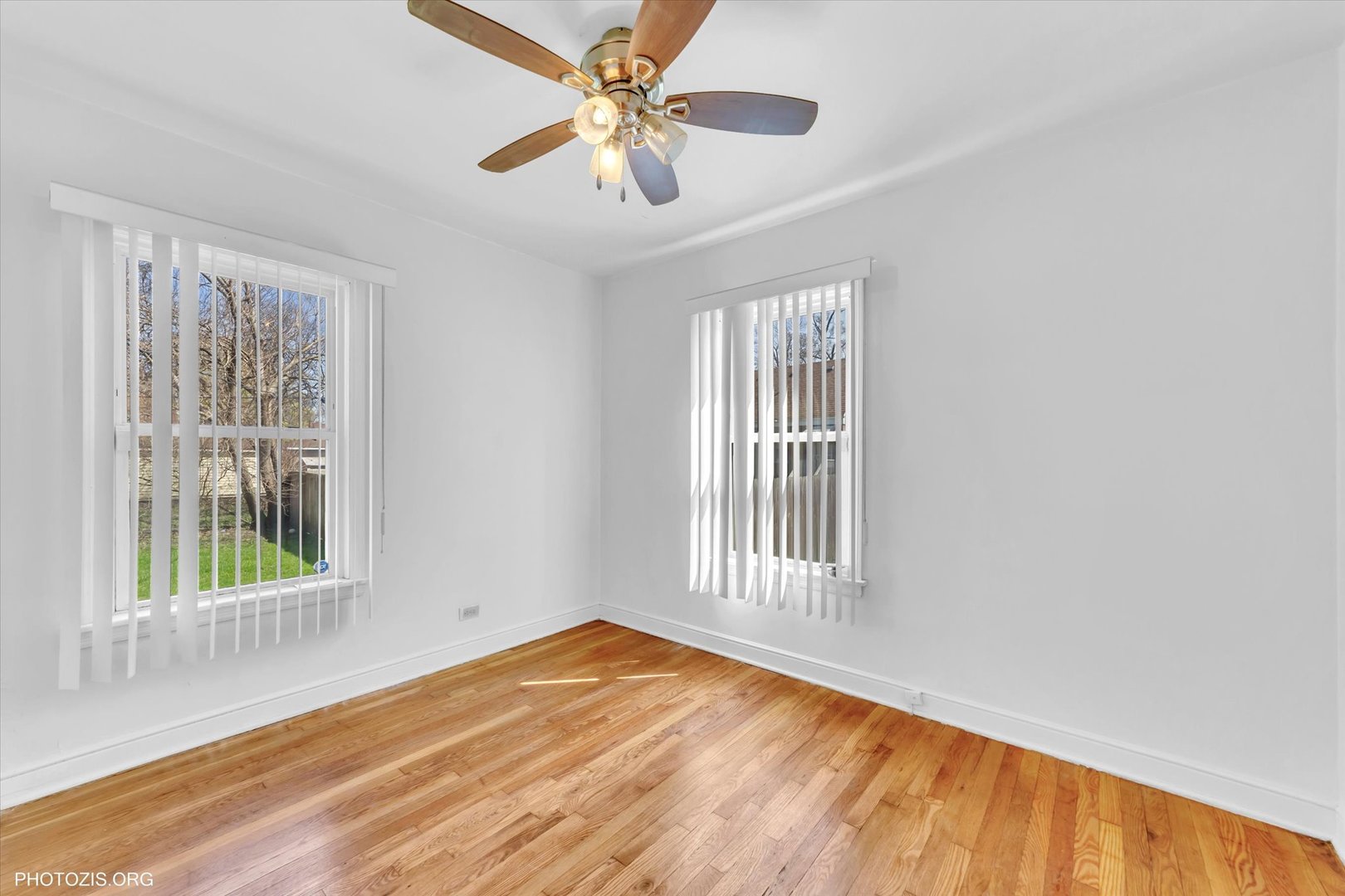 14143 Manor Avenue Property Photo 12