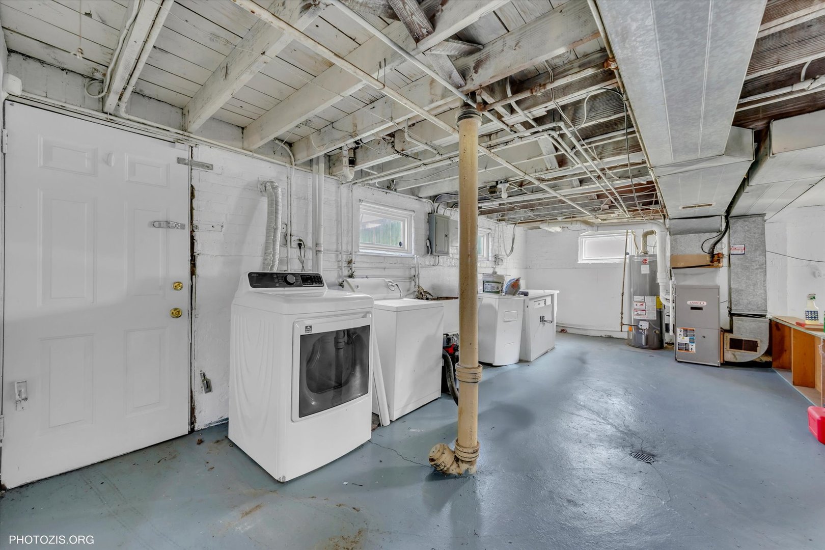14143 Manor Avenue Property Photo 16