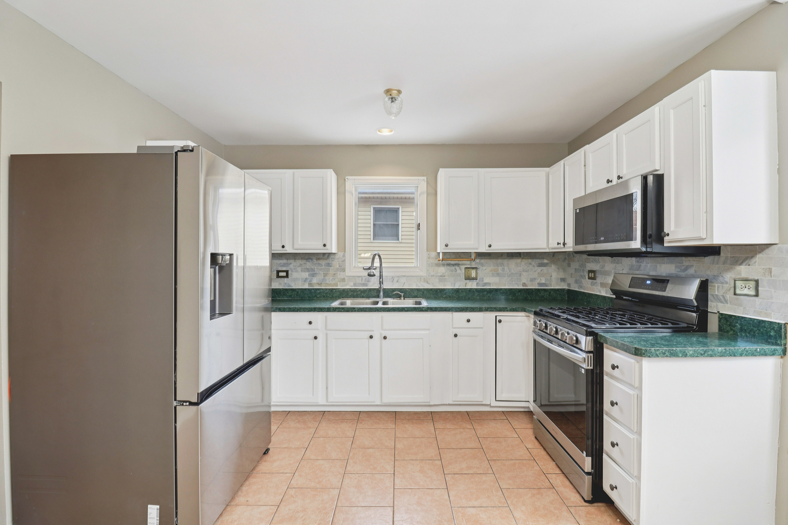 16627 Carse Avenue Property Photo 2