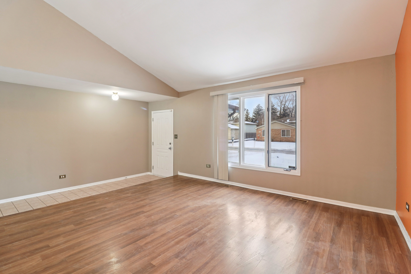 16627 Carse Avenue Property Photo 3