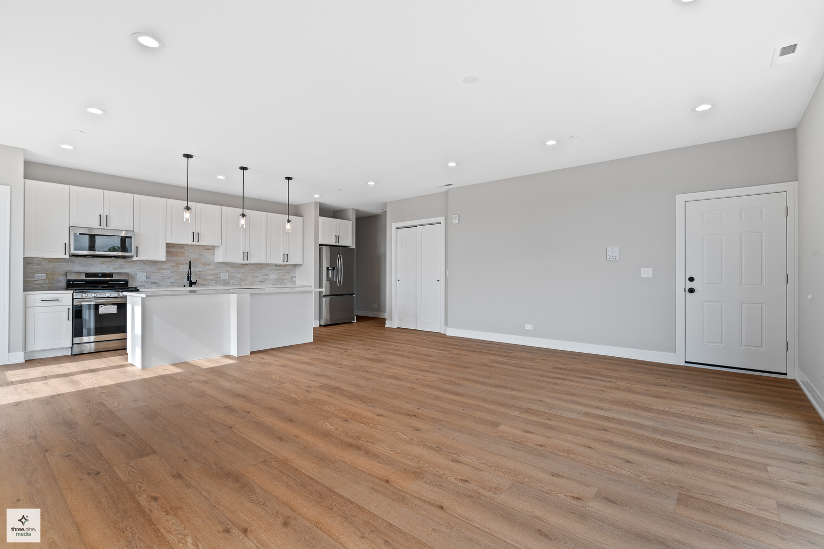 8631 W Grand Avenue 4e Property Photo 6