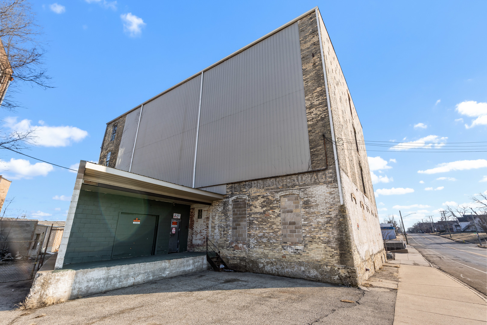 816 7th Street Property Photo 1