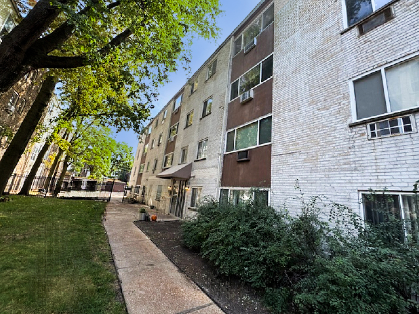 1441 W Farwell Avenue 4E Property Photo 1