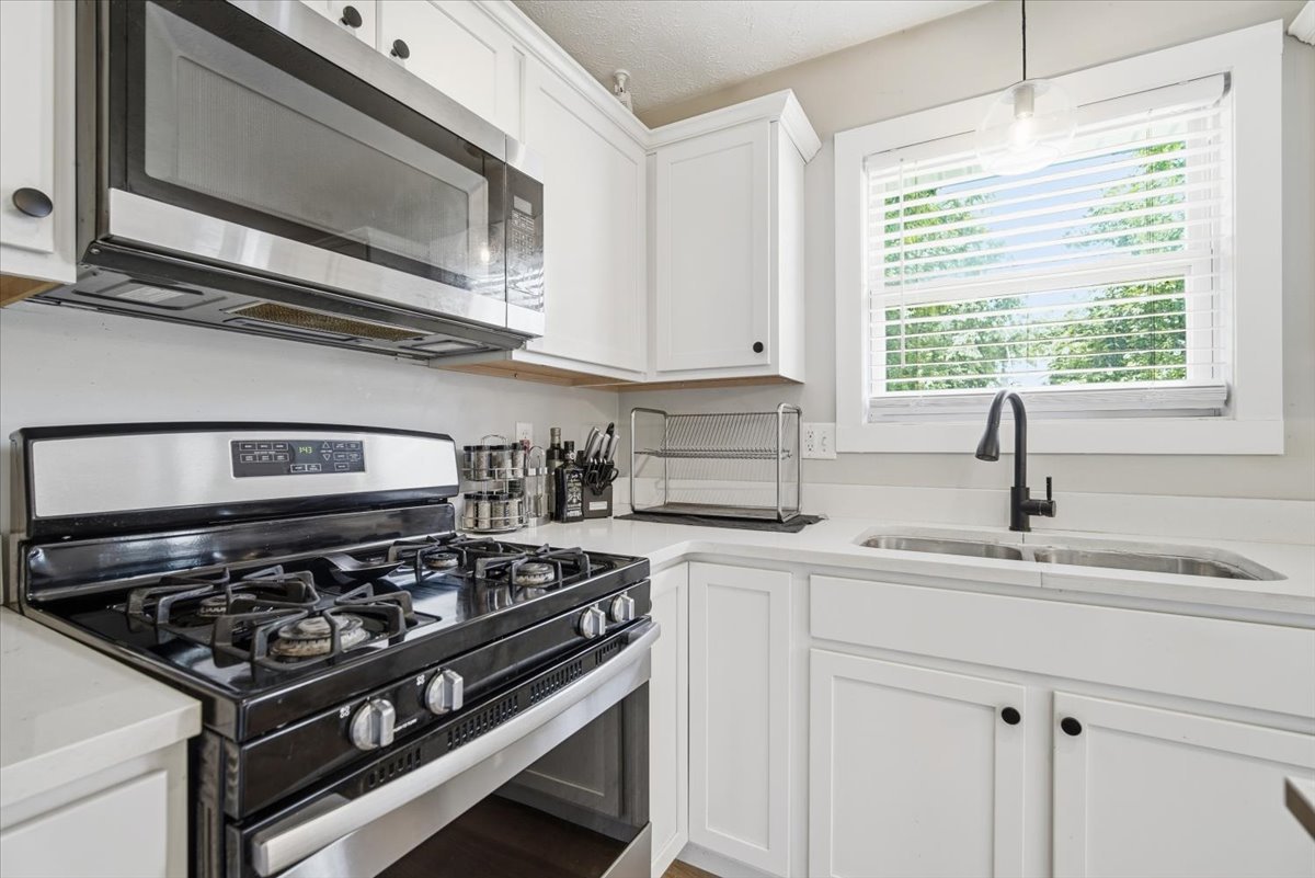 206 E Irving Street Property Photo 12