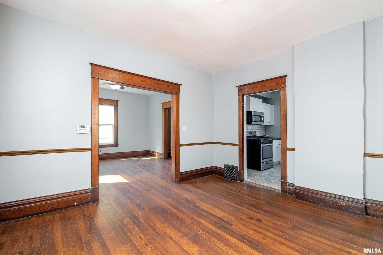 252 W 29th Street Property Photo 8