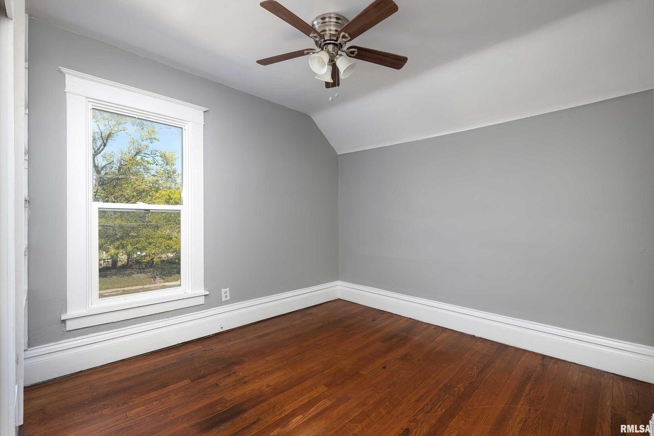 252 W 29th Street Property Photo 12