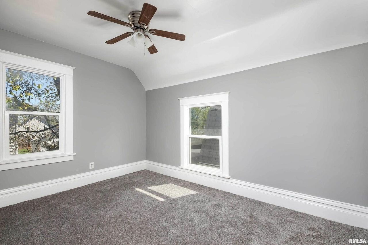 252 W 29th Street Property Photo 16