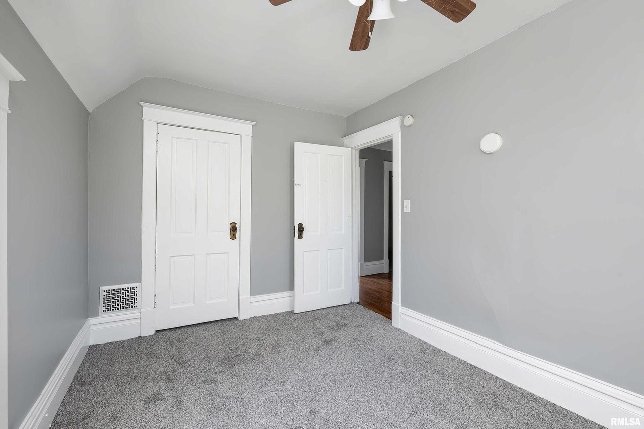 252 W 29th Street Property Photo 17