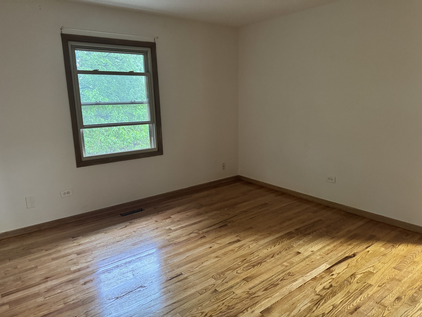 114 W Hawthorne Boulevard Property Photo 15