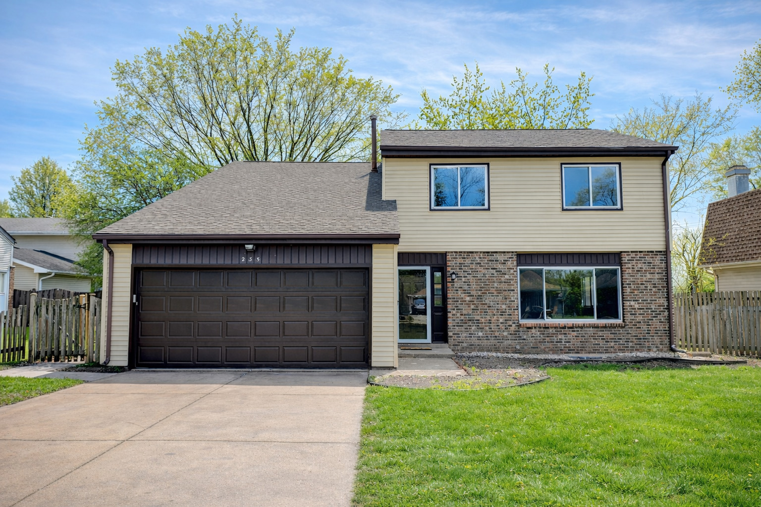 235 E Manchester Drive Property Photo 1