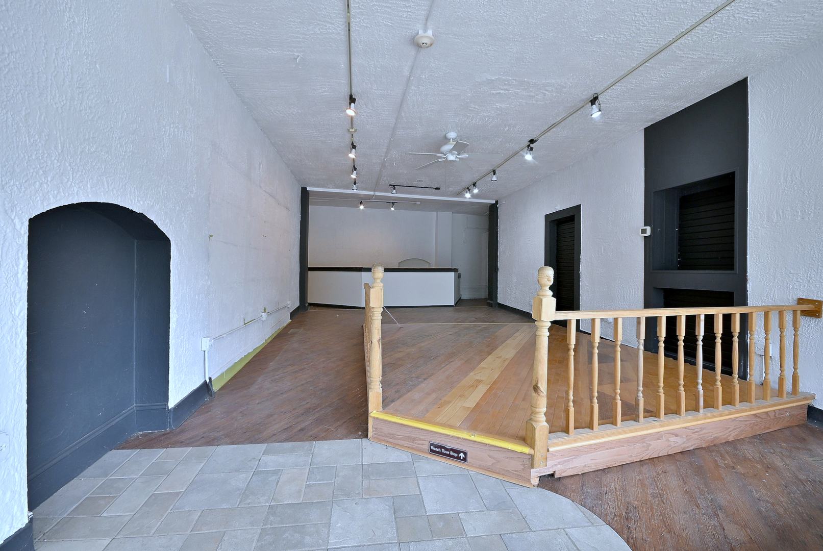 27 E Park Boulevard Property Photo 2