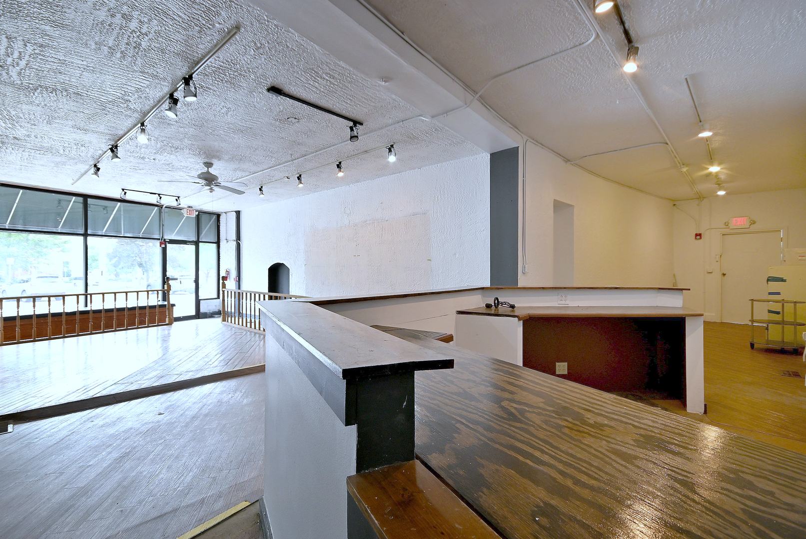 27 E Park Boulevard Property Photo 8