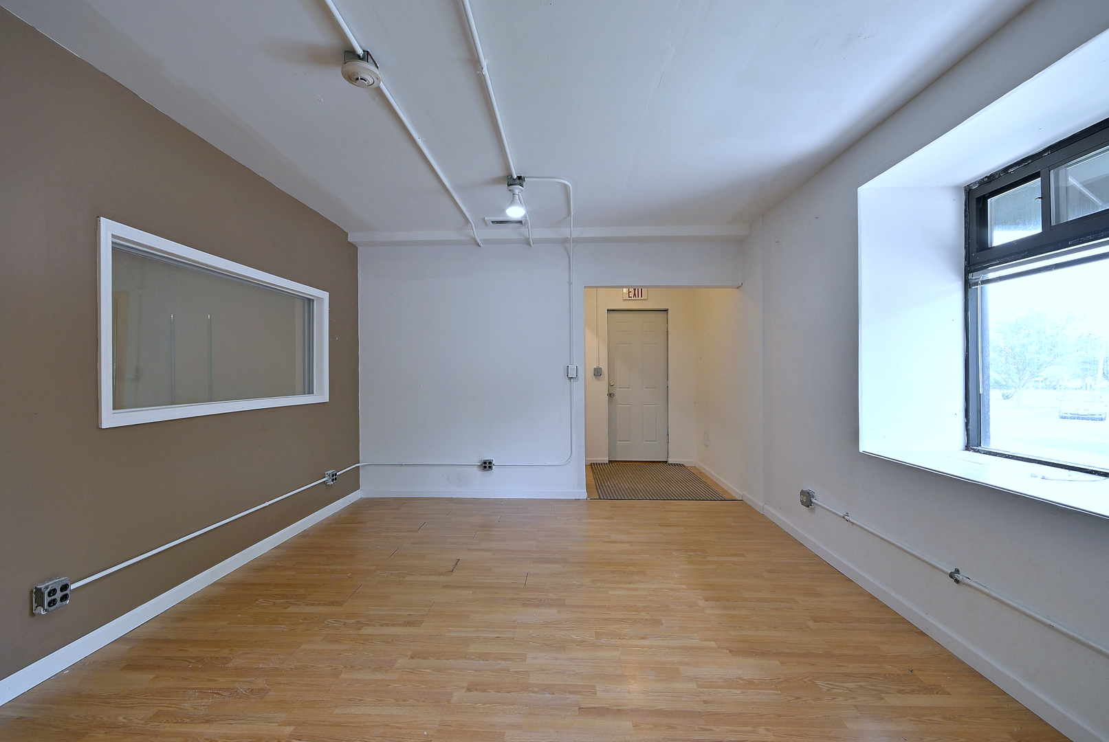 27 E Park Boulevard Property Photo 11