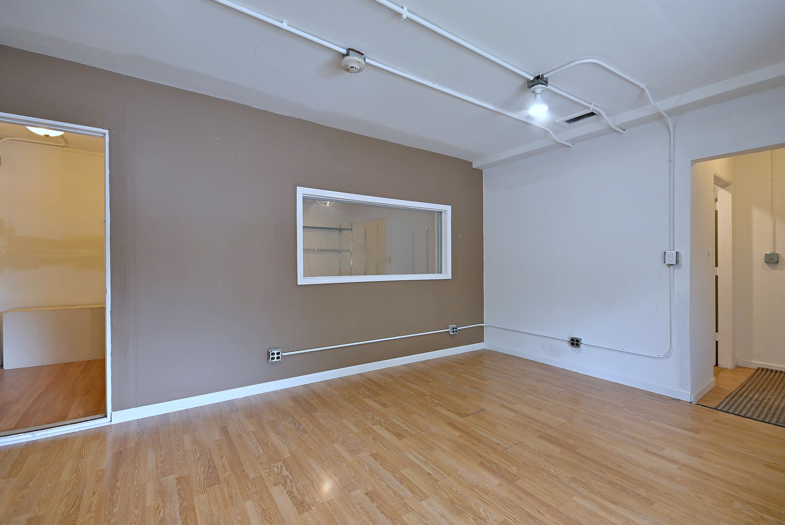 27 E Park Boulevard Property Photo 12