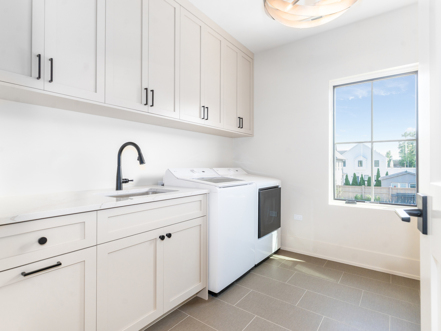 12572945 Property Photo 38