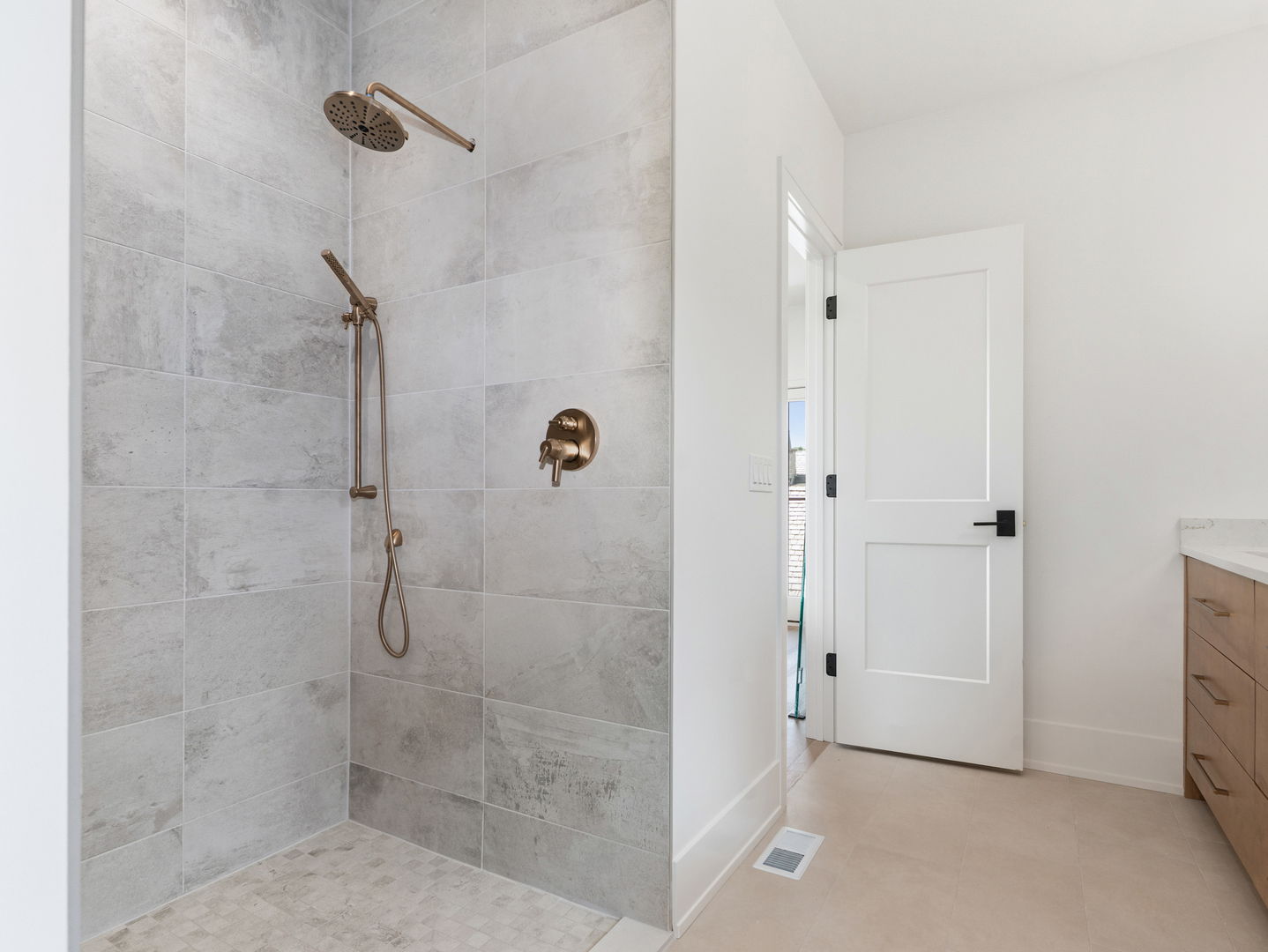 12572945 Property Photo 52