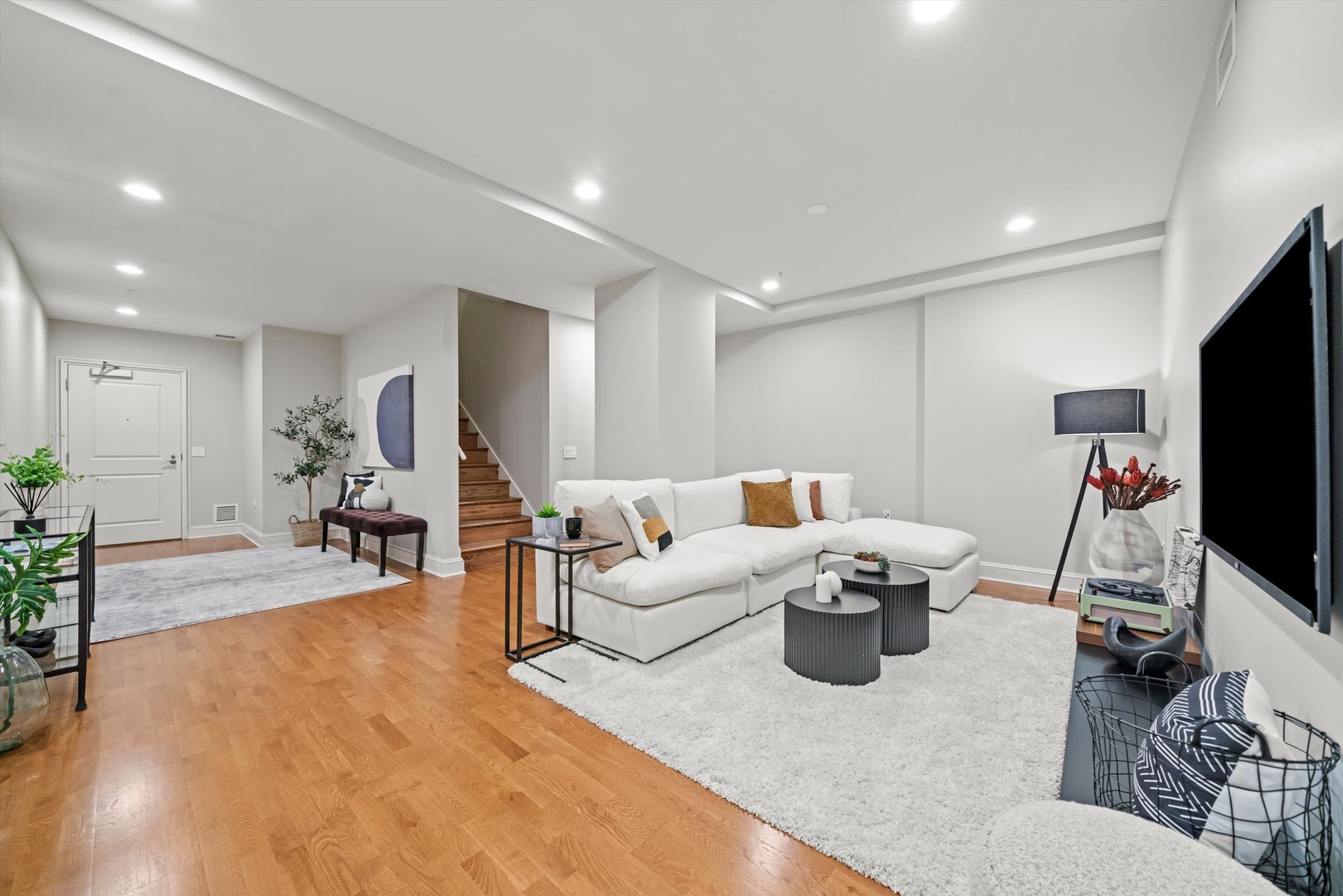 850 N Lake Shore Drive 204 Property Photo 20