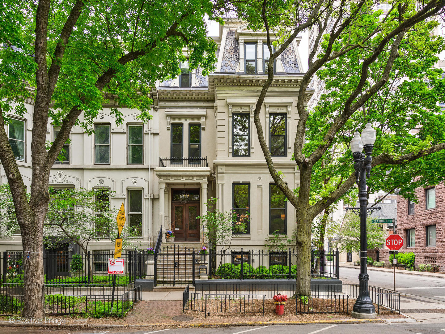 1454 N Dearborn Street Property Photo
