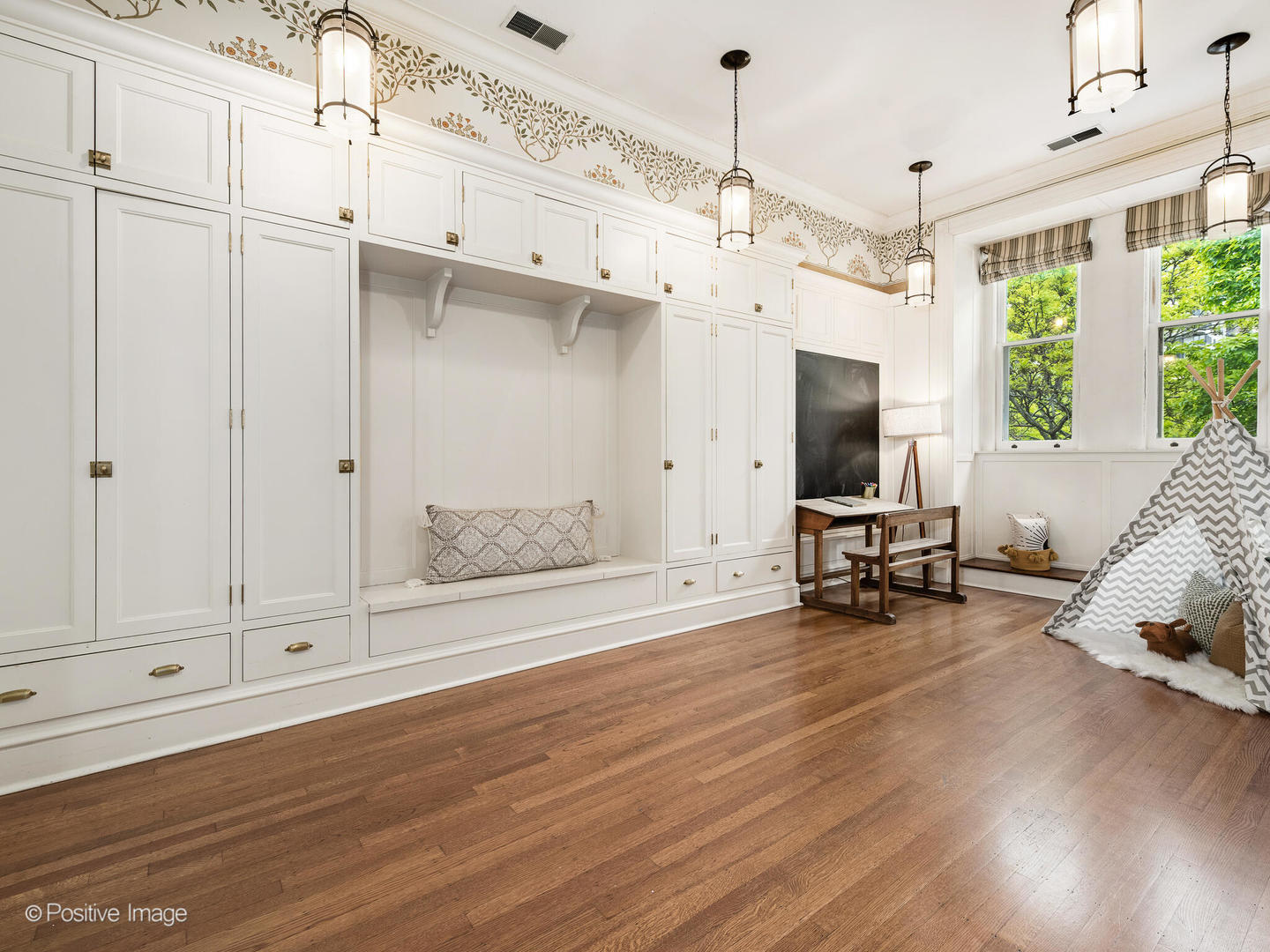 1454 N Dearborn Street Property Photo 39