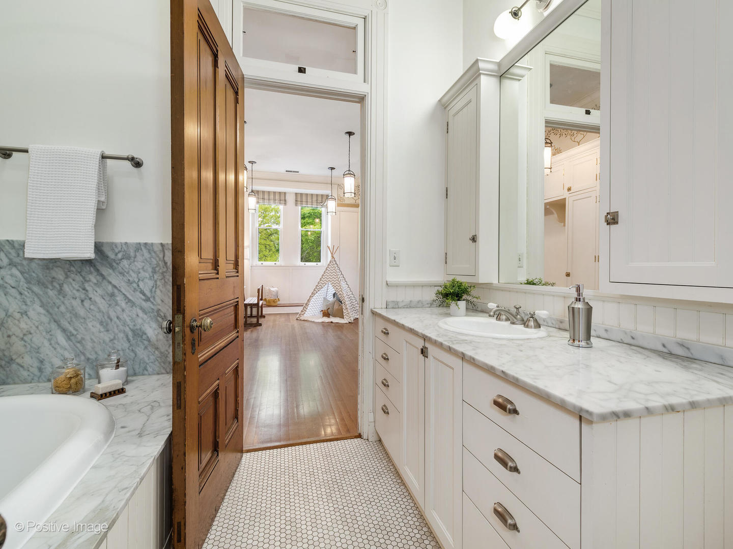 1454 N Dearborn Street Property Photo 41