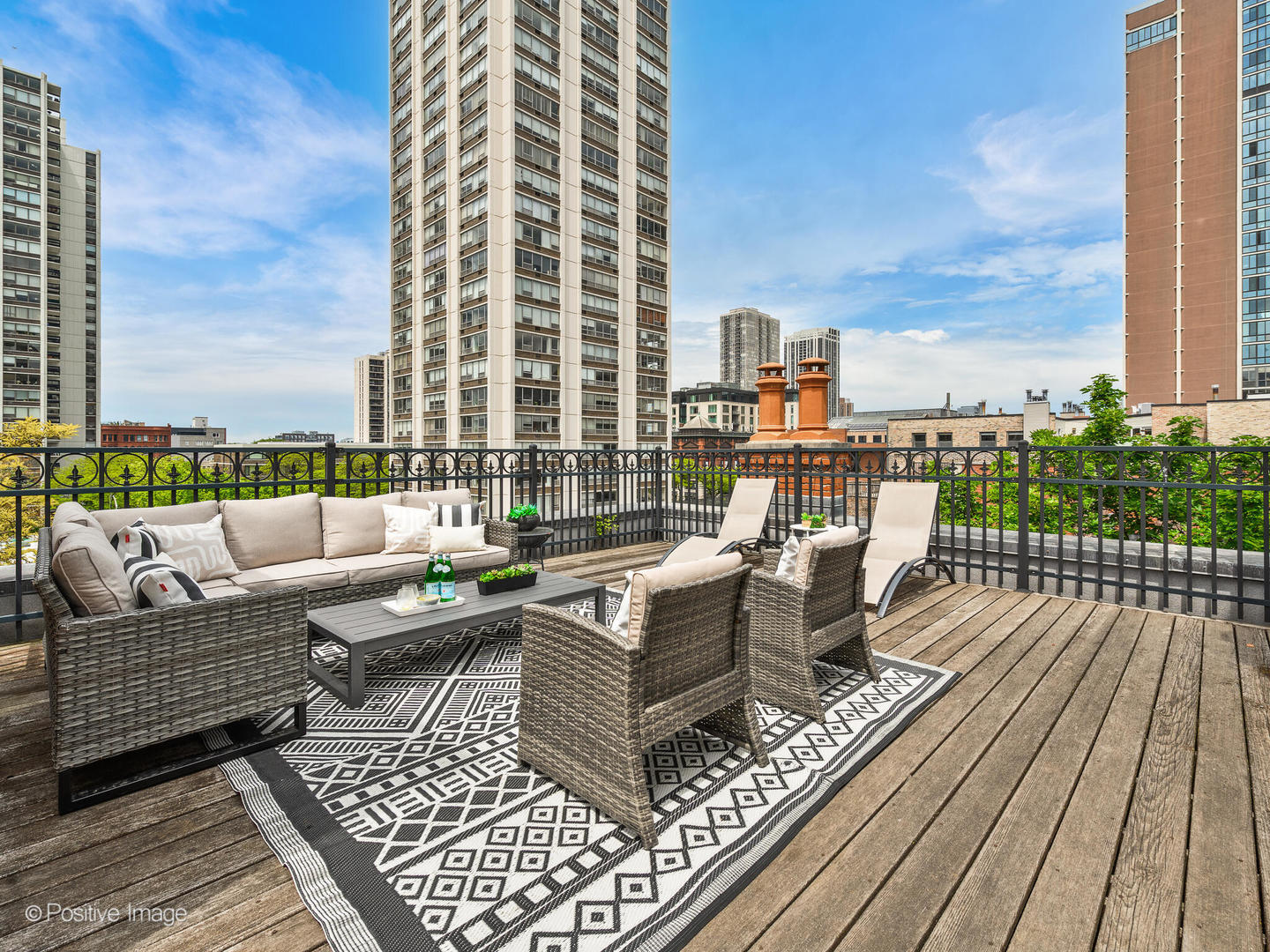 1454 N Dearborn Street Property Photo 47