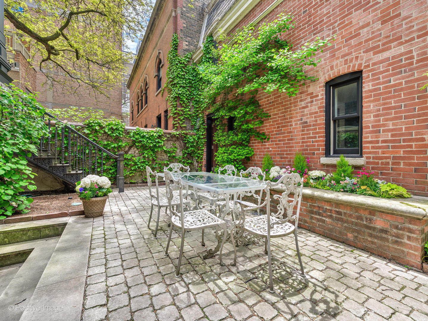 1454 N Dearborn Street Property Photo 61