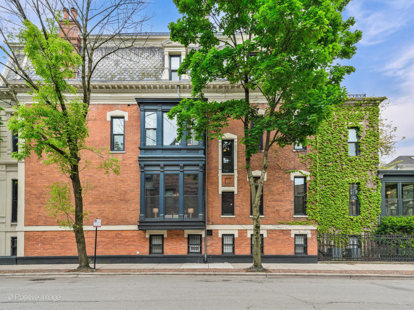 1454 N Dearborn Street Property Photo 66