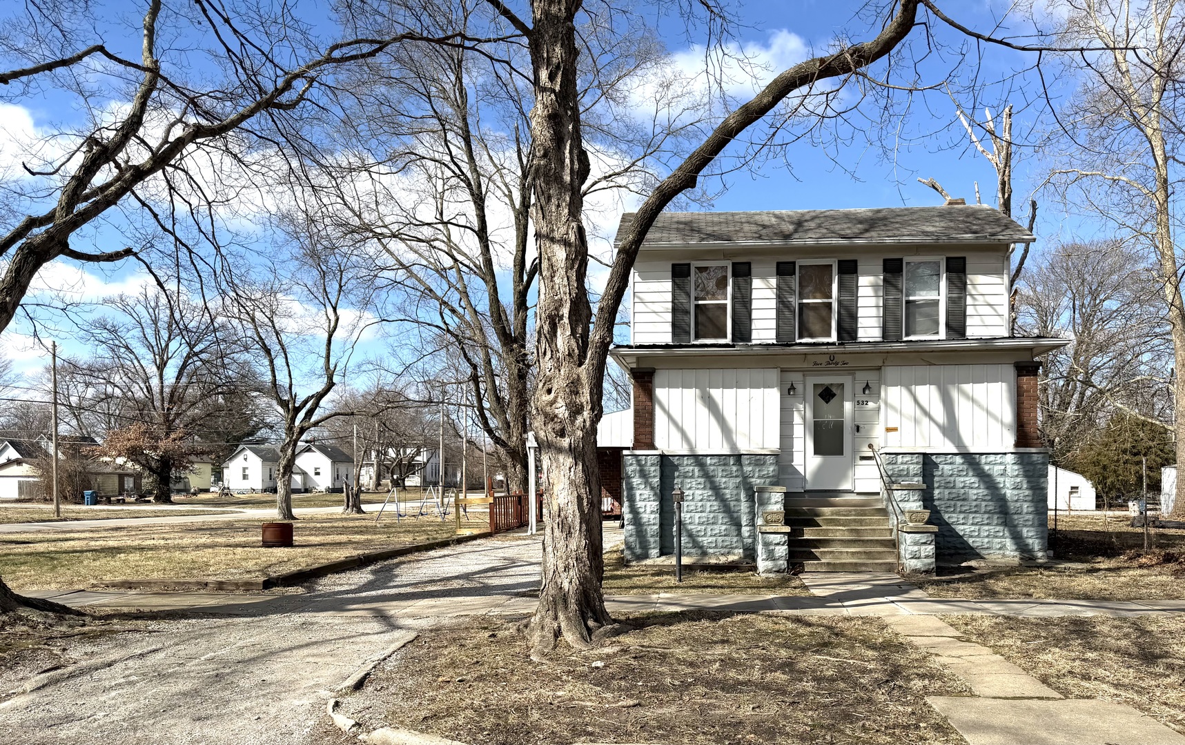532 S Maple Street Property Photo 1