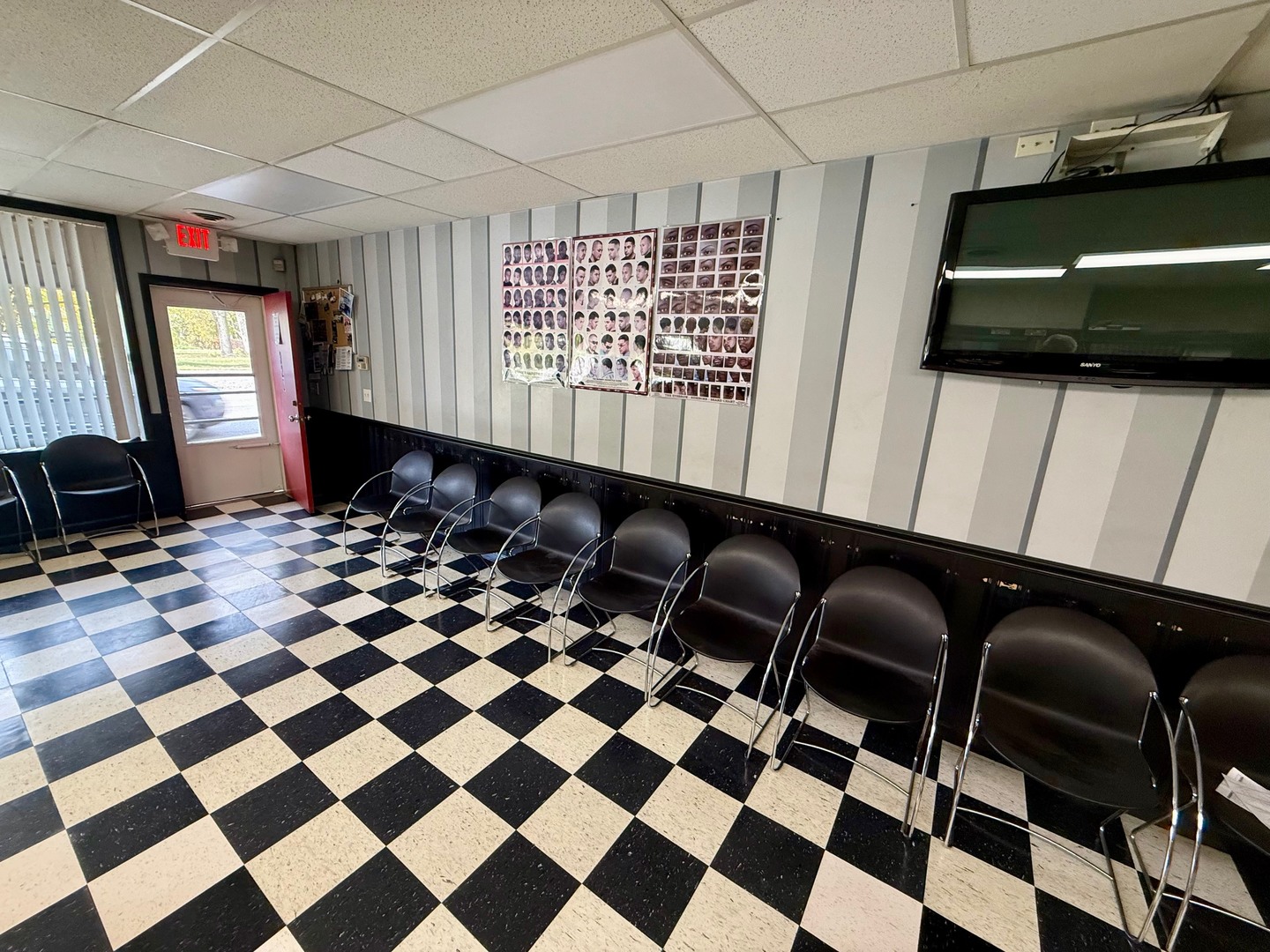 320 S Chicago Street Property Photo 5