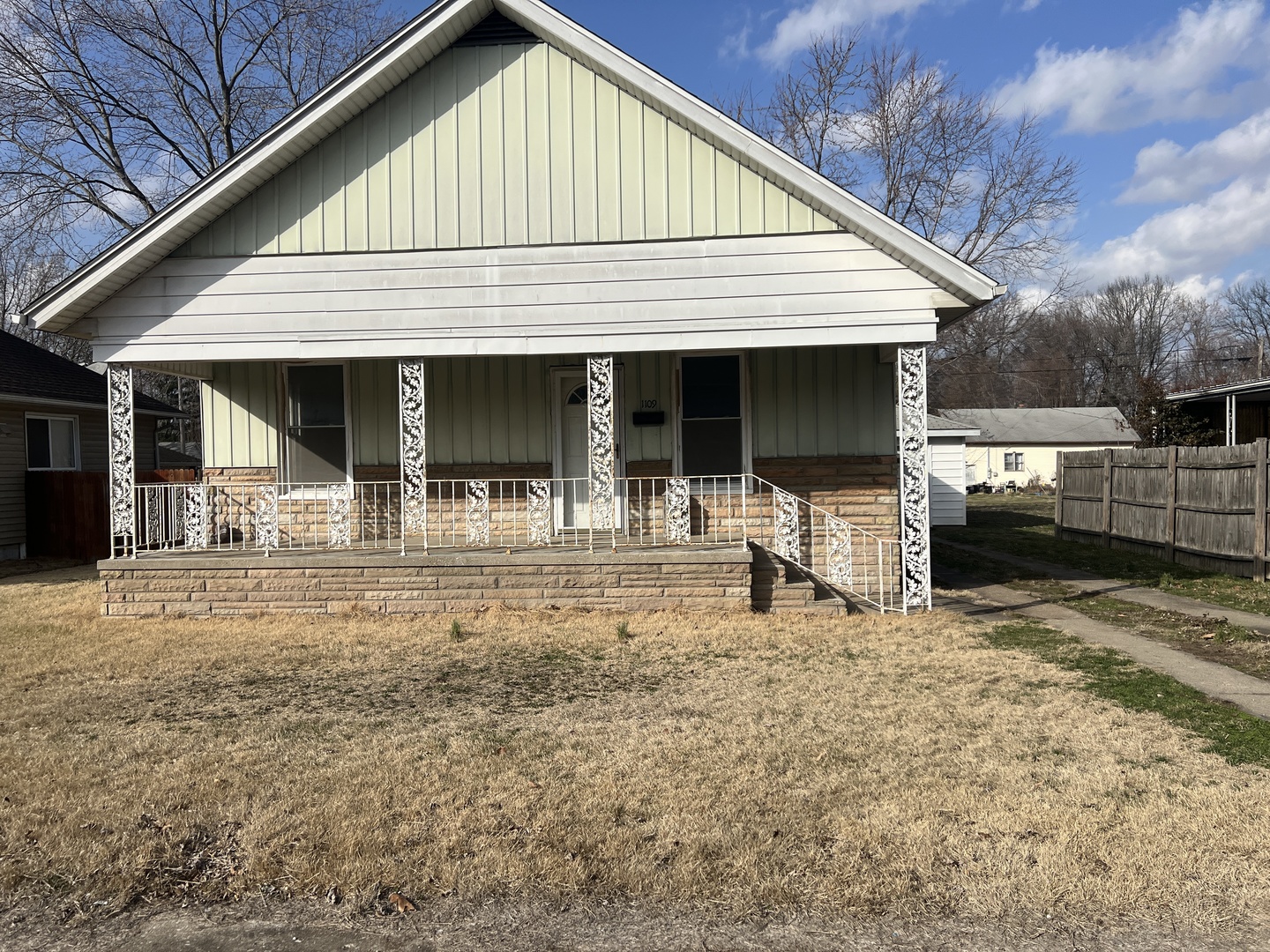 1109 W Adams Street Property Photo 1